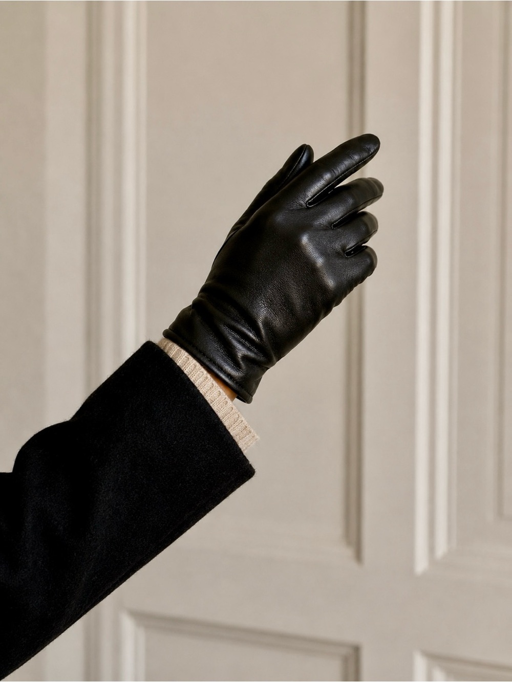 L. Zara leather gloves sise L